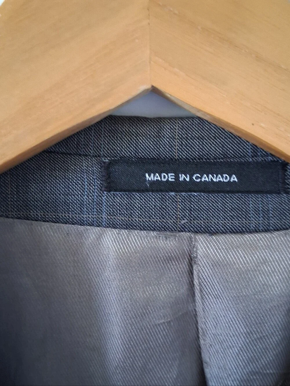 Perlis New Orleans Mens Suit 46T Gray Plaid Wool Two Button Canada Vintage